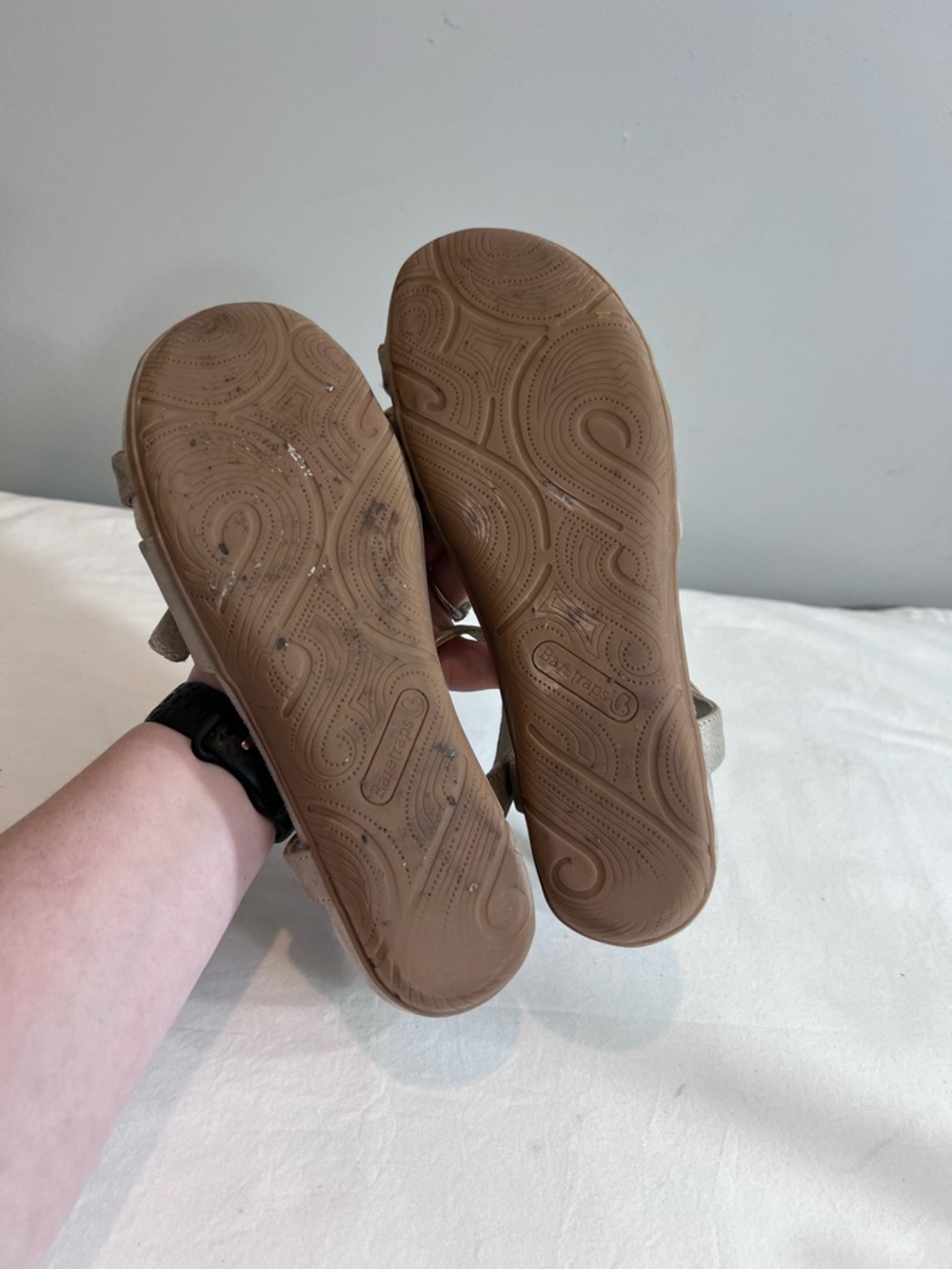 Baretraps Jaxen cream tan matallic sandals size 10 - Picture 4 of 6